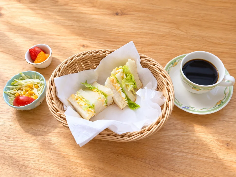 手作り食パンを使ったたまごサンドのモーニング